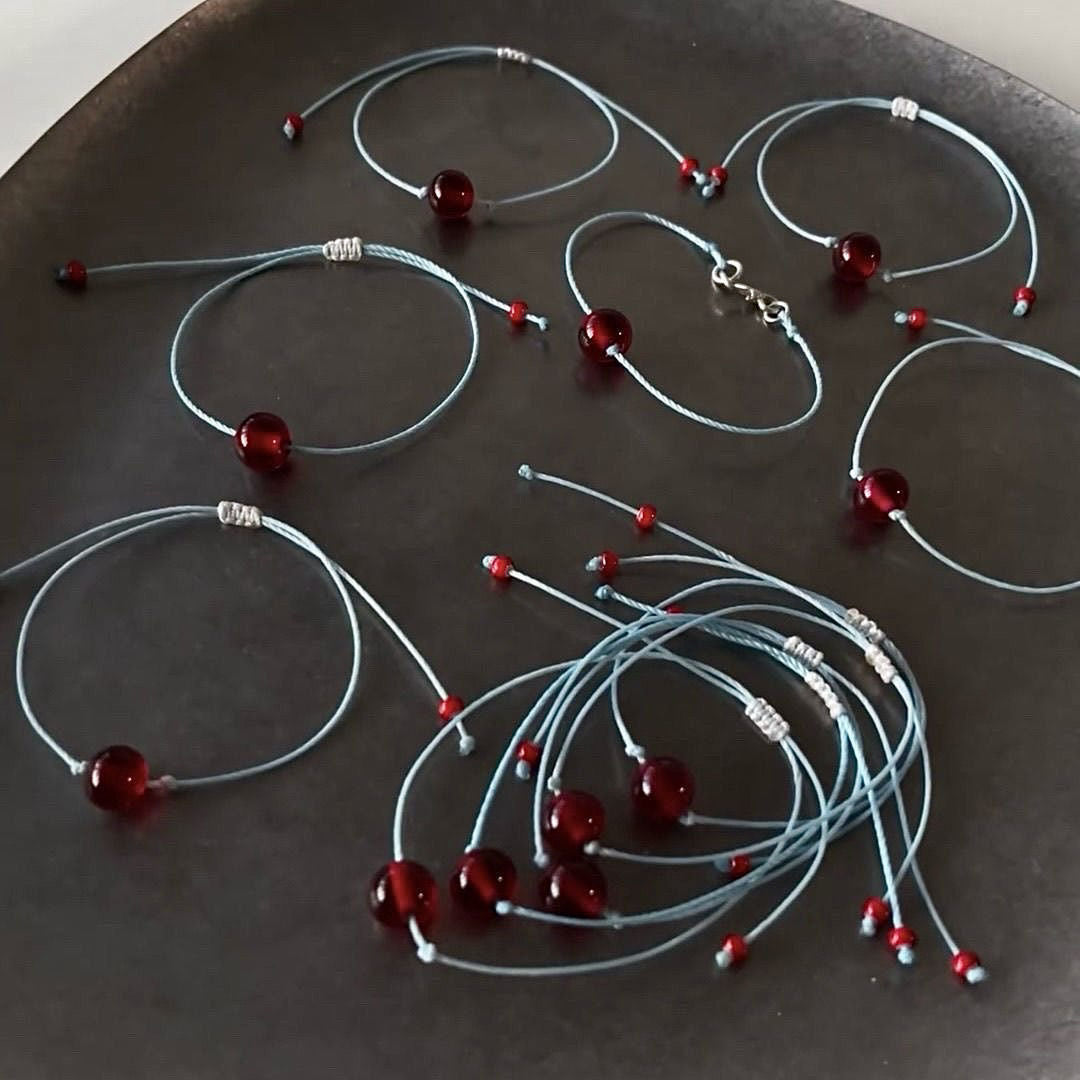 Verstellbares Schnur- und Edelsteinarmband Brehn