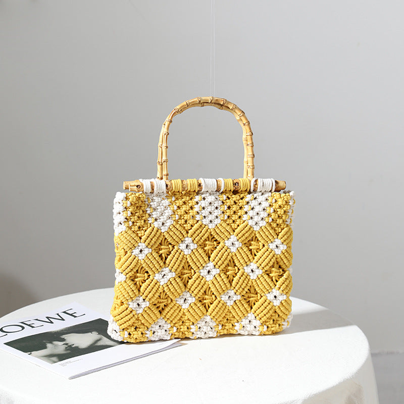 Stilvolle, Geflochtene Handtasche mit Einzigartigem Karomuster Brehn