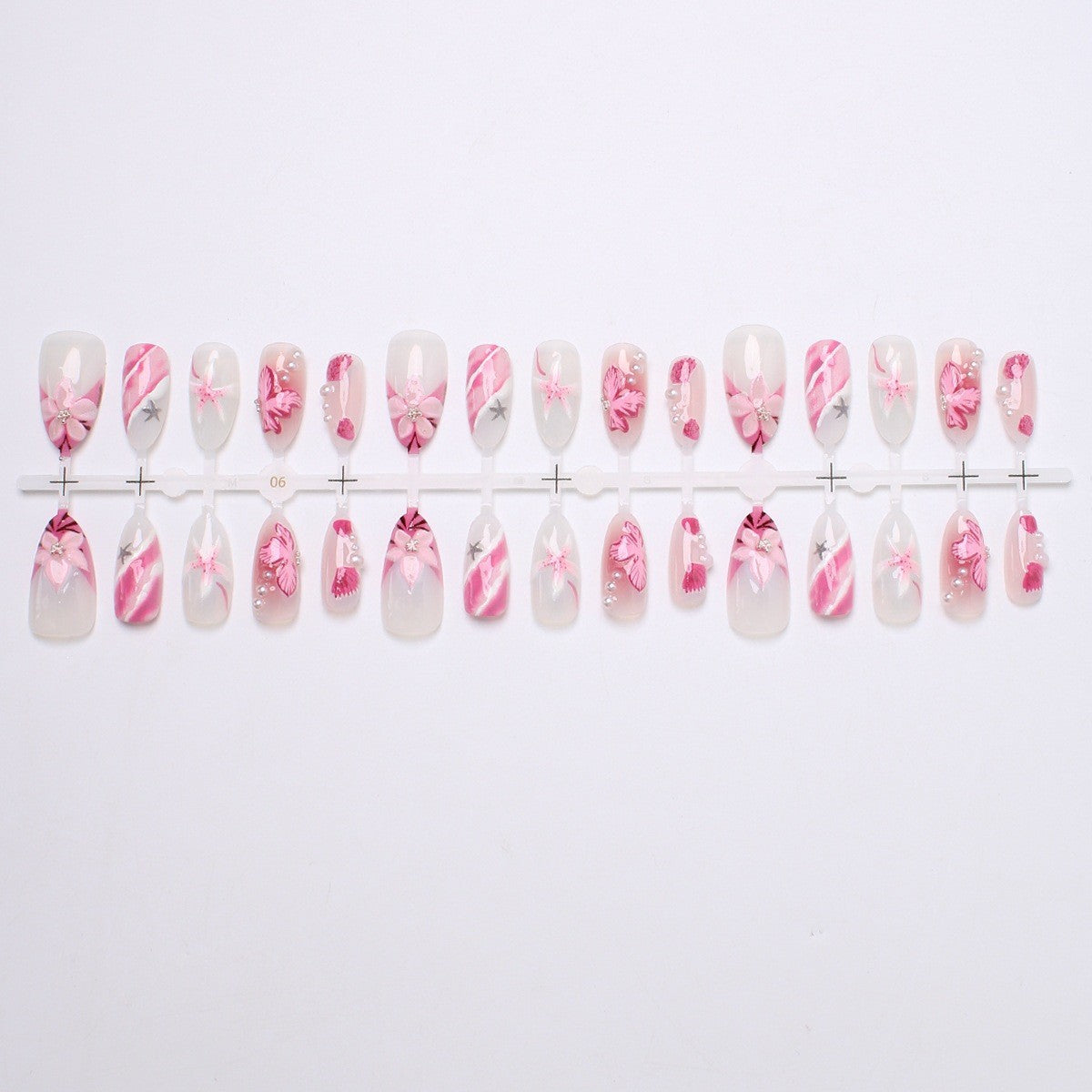 Elegantes mit Blumenakzenten verzierter Press-On-Nagel-Set Brehn