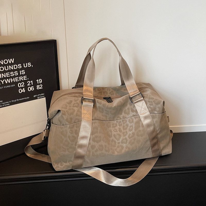 Leichte Wochenend-Duffle-Tasche Brehn