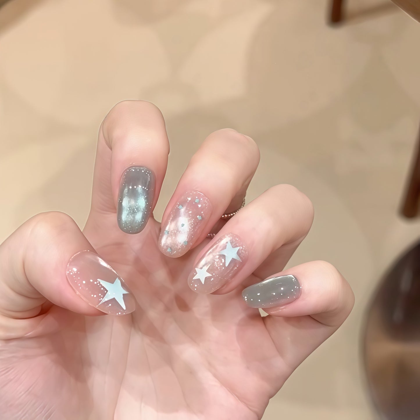 Nagel-Design mit Galaxie-Effekten Brehn