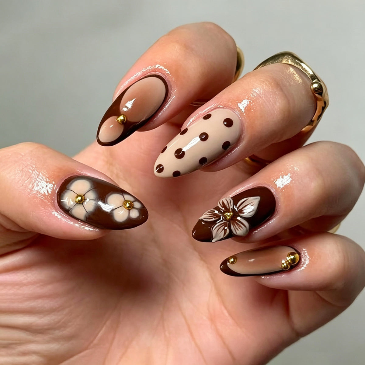 Elegantes blumeninspiriertes Stiletto-Press-On-Nagelkunstset Brehn