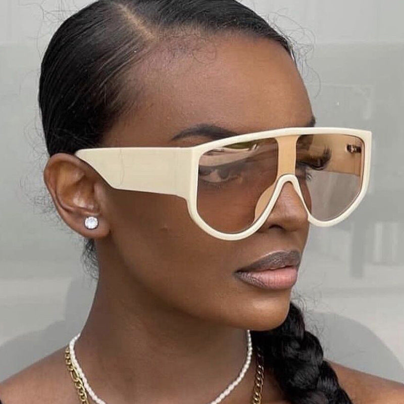 Damen modische Sonnenbrille mit extraterrestrischem Design Brehn