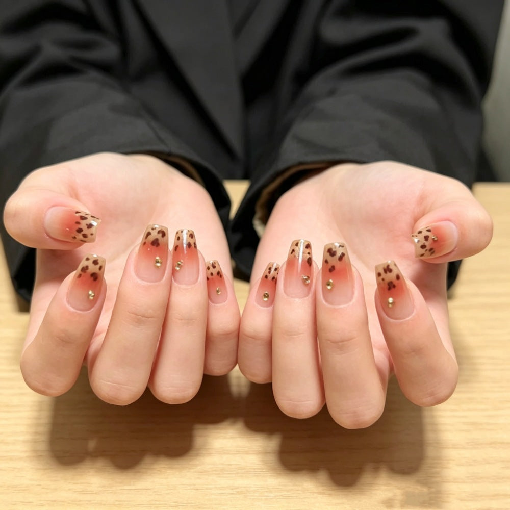 Künstlerisches Ombre Press-On Nagelset mit Glitzerakzenten Brehn
