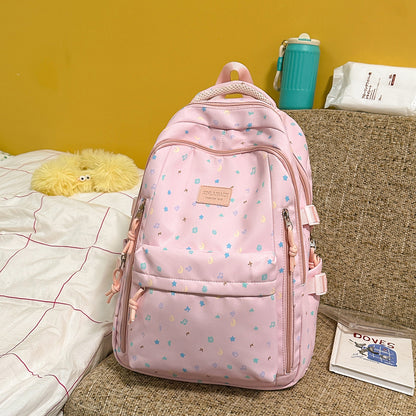 Stylischer Multi-Taschen-Rucksack mit dekorativen Akzenten Brehn