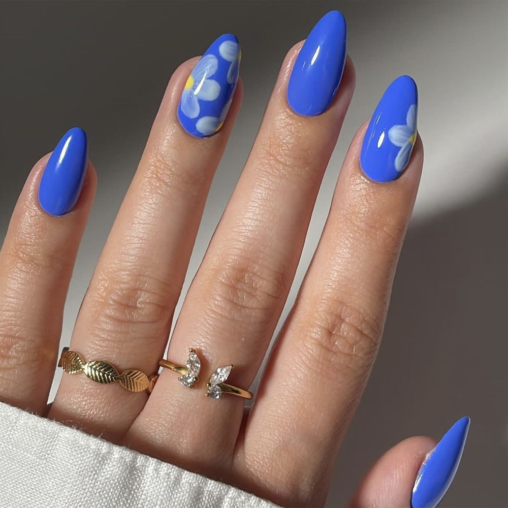 Künstlerisches Floral Nagelset Brehn