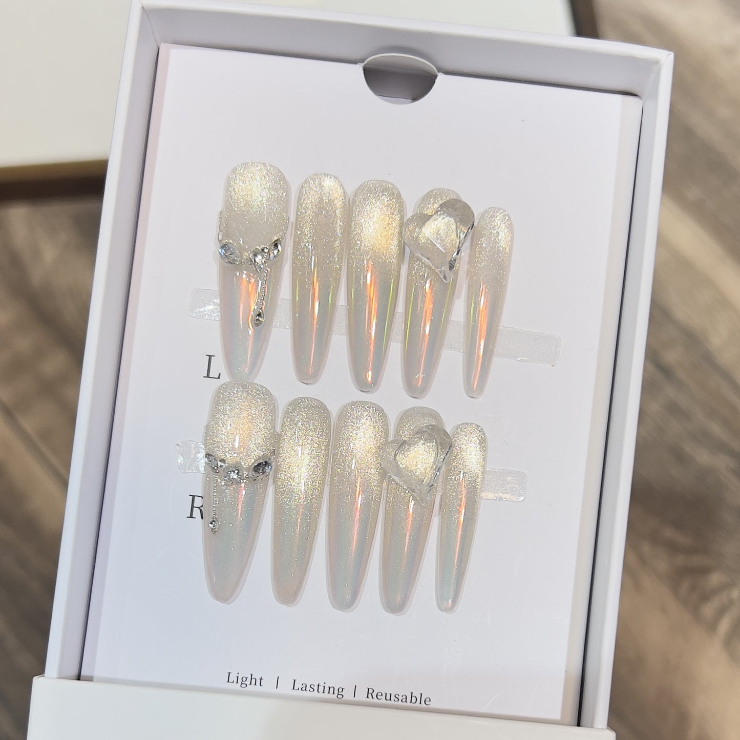 Stiletto Press-On Nagelerweiterungen mit Kristallakzenten Brehn