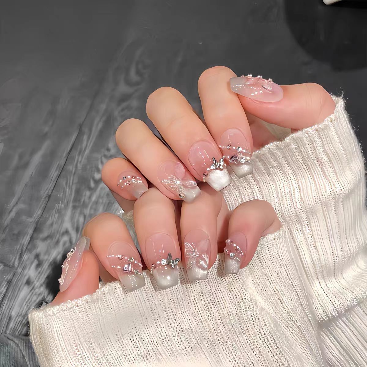 Elegante dekorative Press-On Nail Set Brehn
