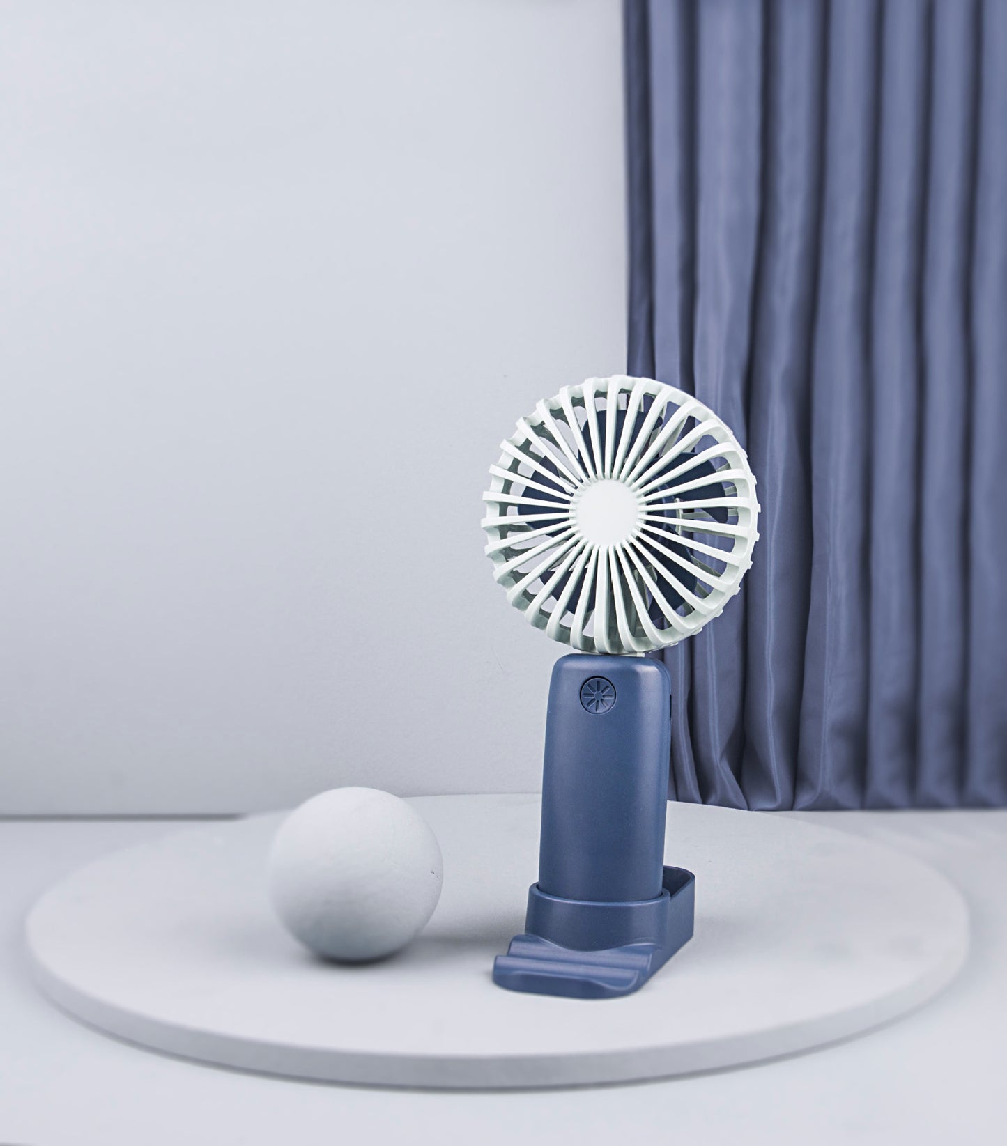 Wiederaufladbarer Mini Tischventilator Brehn