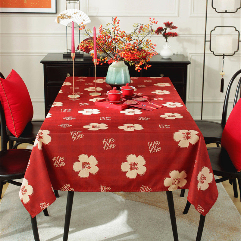 Festliches Blumendesign Tischdecke