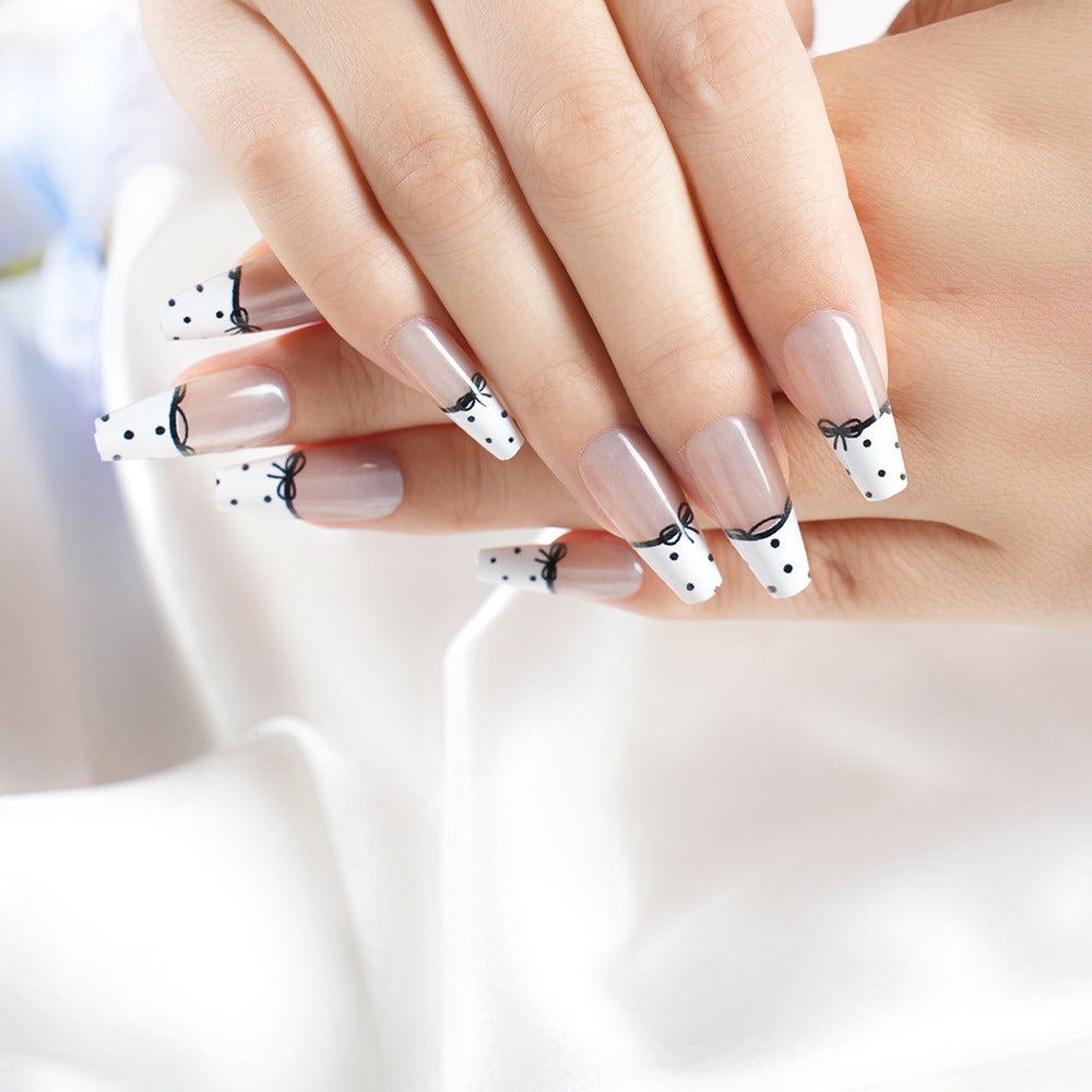 Elegantes Designer Press-On-Nagelset Brehn