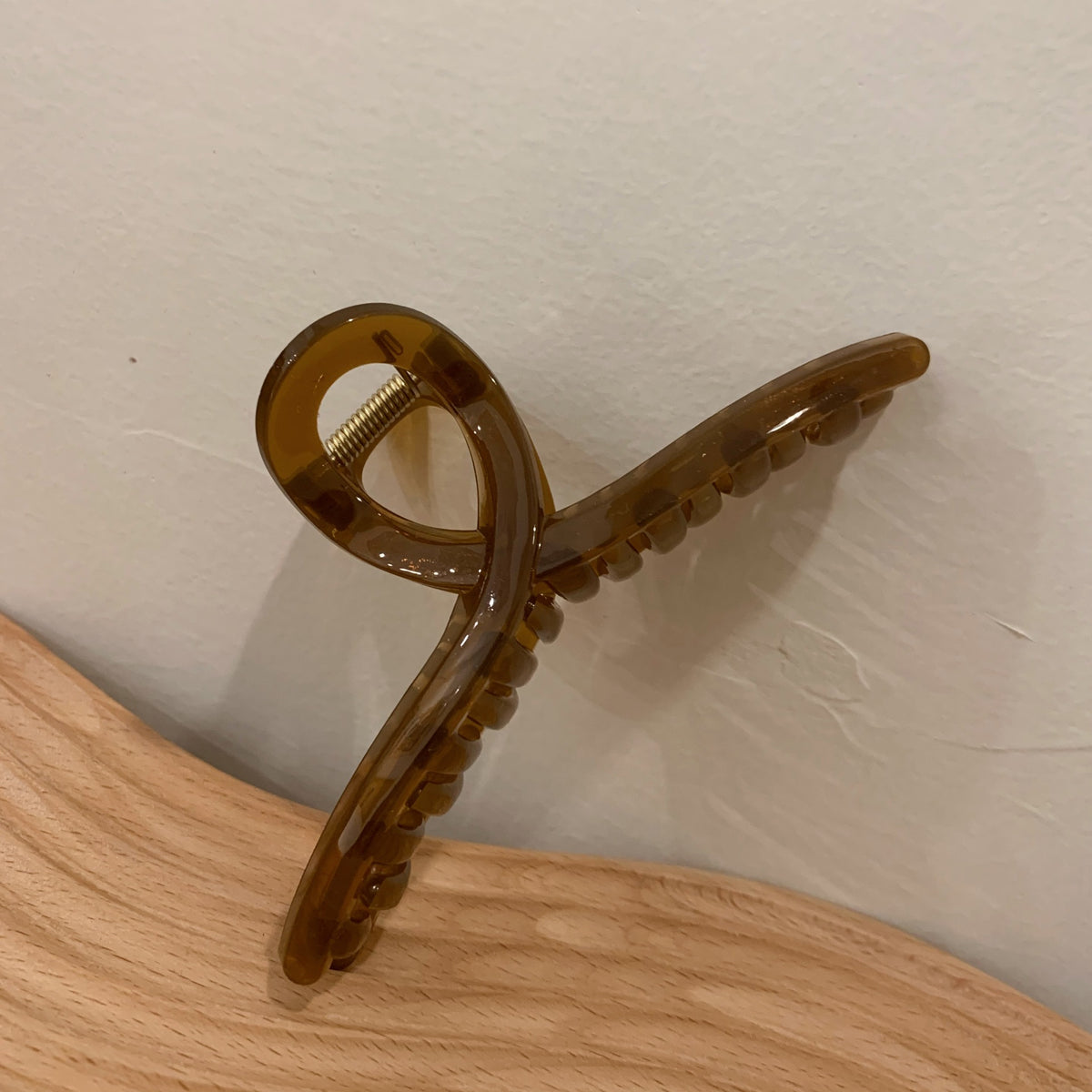 Oversized Wellen-Design Haarkrallenclip Brehn