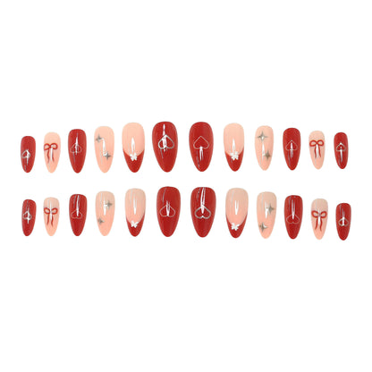 Romantische Herz-Themen Press-On Nagelkunst