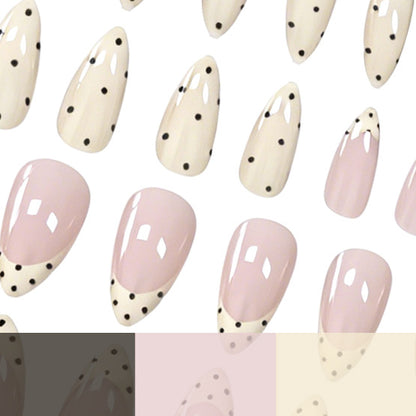 Elegante gepunktete Nagelkunst-Verzierungen Brehn