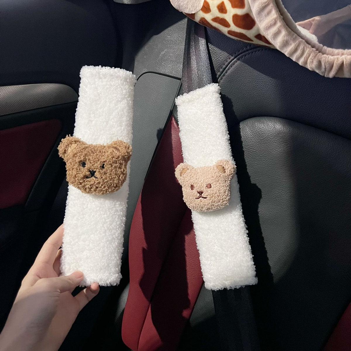 Sherpa-futterte Sicherheitsgurt-Komforthülse mit Teddy-Kopf-Akzent