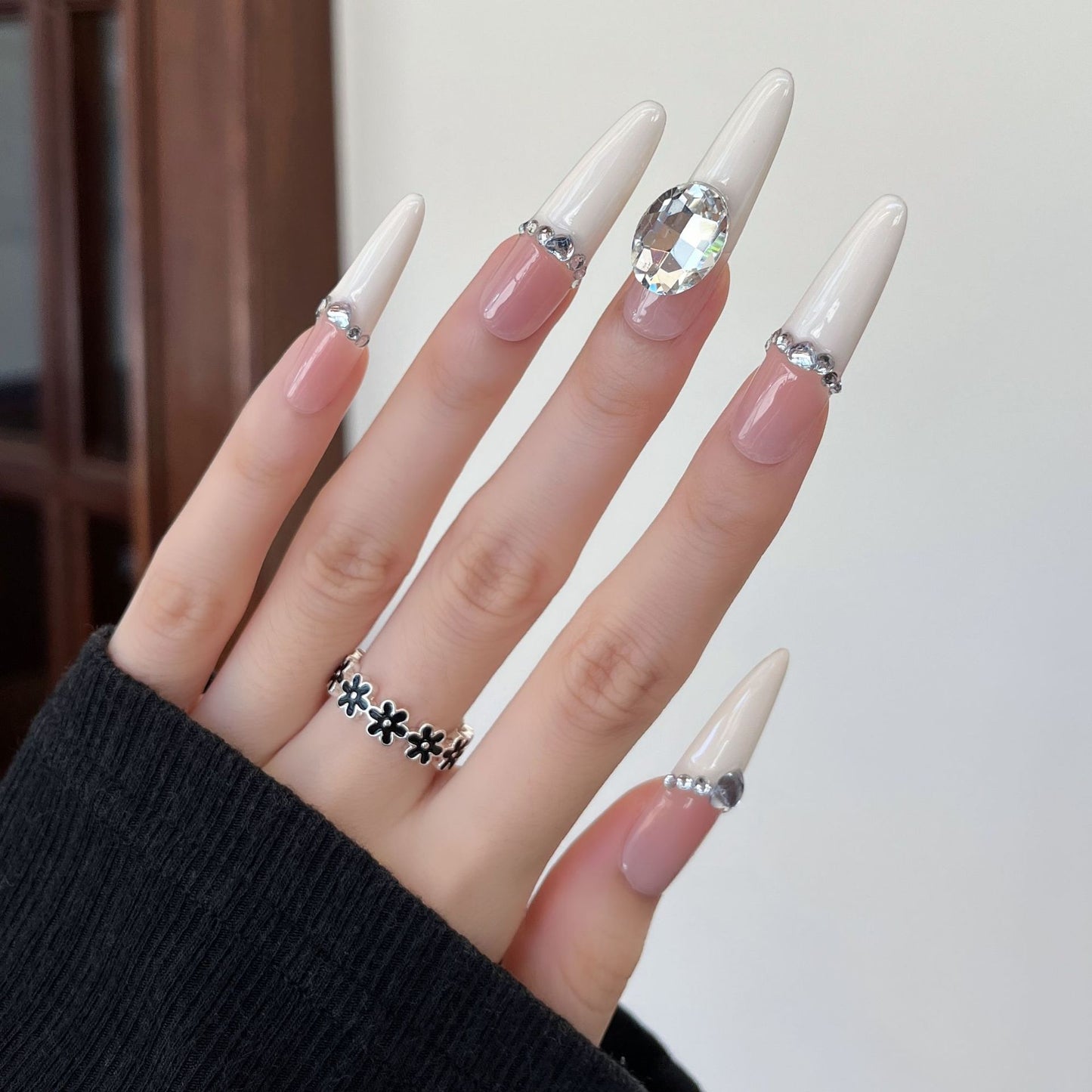 Elegante Stiletto Druck-Nagelkunst Brehn