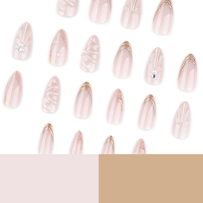 Kunstvolle Nail Art mit elegantem Relief-Design Brehn