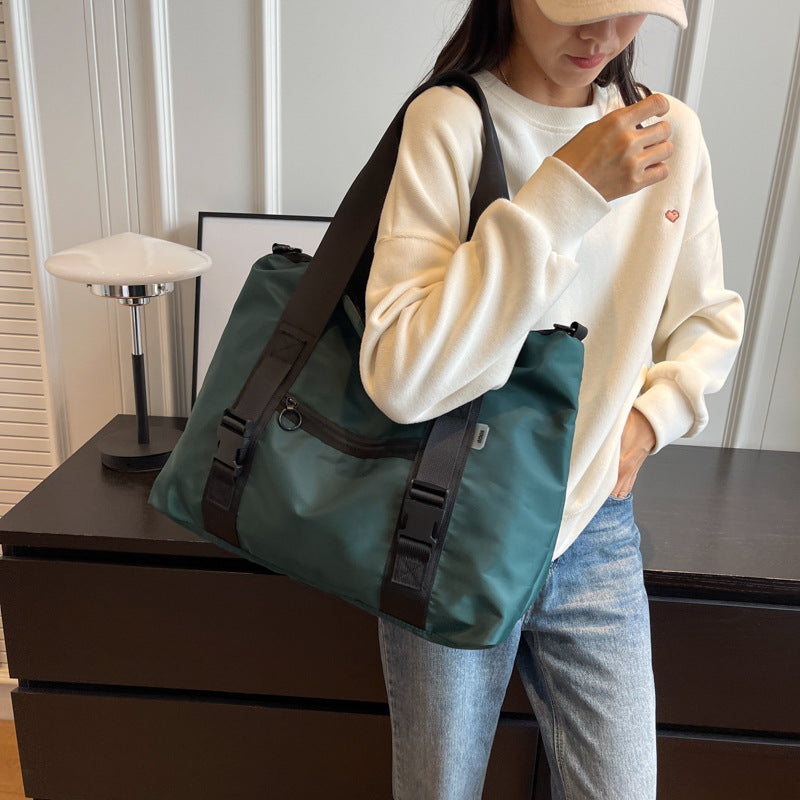 Geräumige Sport-Duffel-Tasche mit Ergonomischen Tragegriffen und Wasserabweisendem Material Brehn