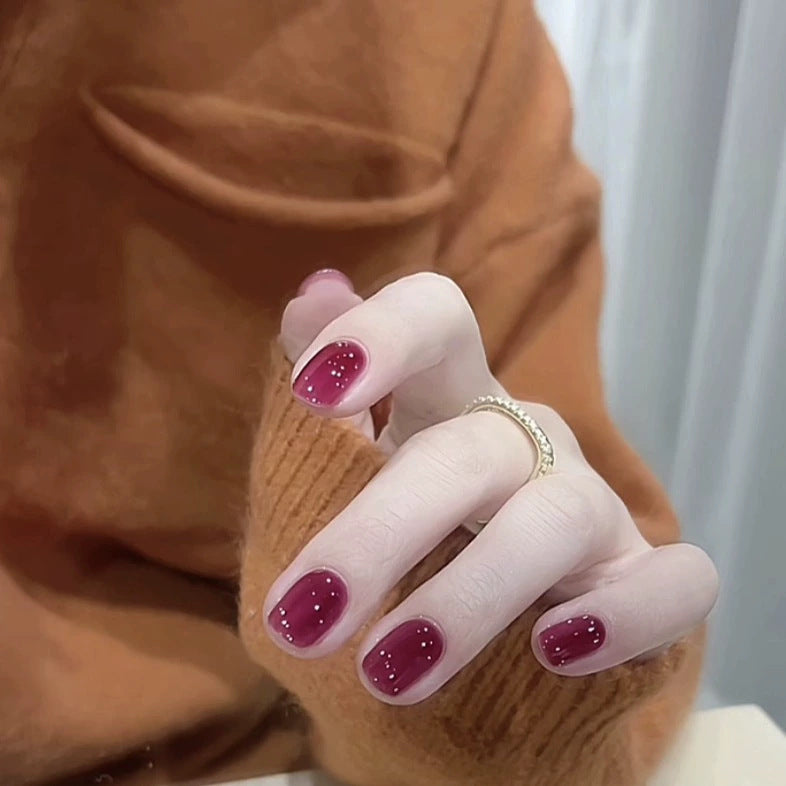 Stylisches Press-On Nagelset mit eleganten Akzenten Brehn