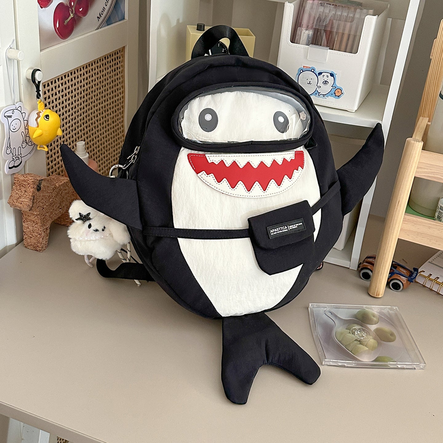 Adorable haiförmiger Schulrucksack