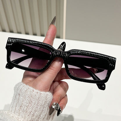 Damen stylische Sonnenbrille mit strukturiertem Rahmen Brehn