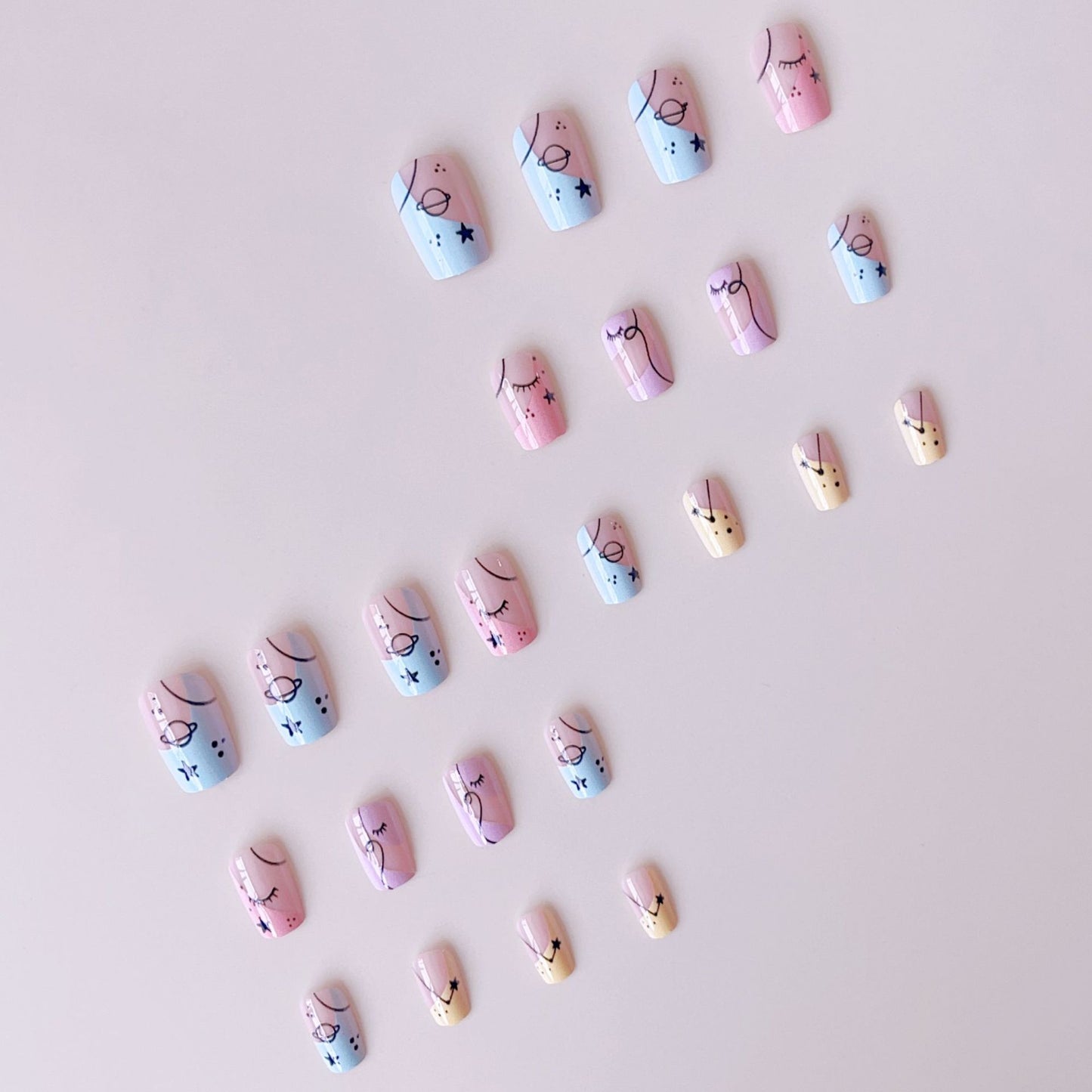 Kunstnagelset mit künstlerischen Motiven Brehn