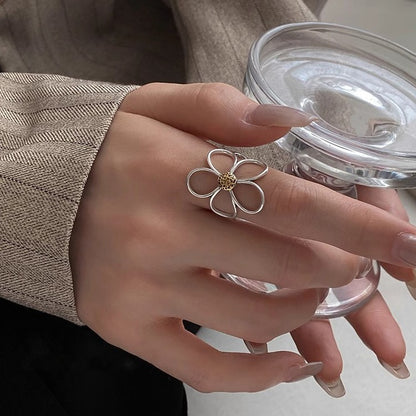 Stylischer Floralring Brehn