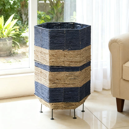 Stilvoller Wäschekorb aus Rattan mit Metallbeinen Brehn
