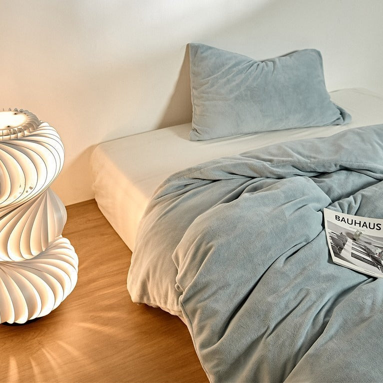 Plüsch-Bettwäsche-Set mit Samtoberfläche und thermoregulierender Füllung