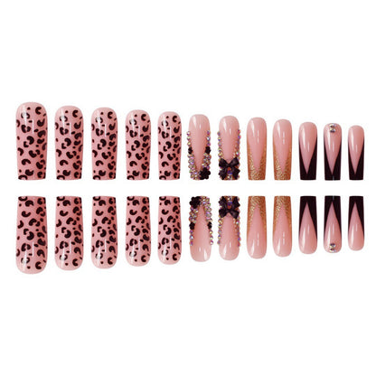 Glamouröses Press-On Nagelkunstset mit Strass- und Leopardenakzenten Brehn