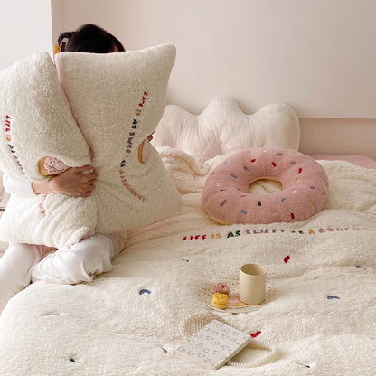Kuschelige Teddy-Fleece-Bettwäschegarnitur mit Donut-Stickerei