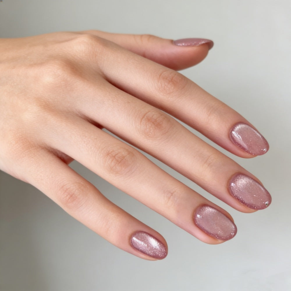 Stylisches Press-On-Nagelset mit schimmerndem Finish Brehn