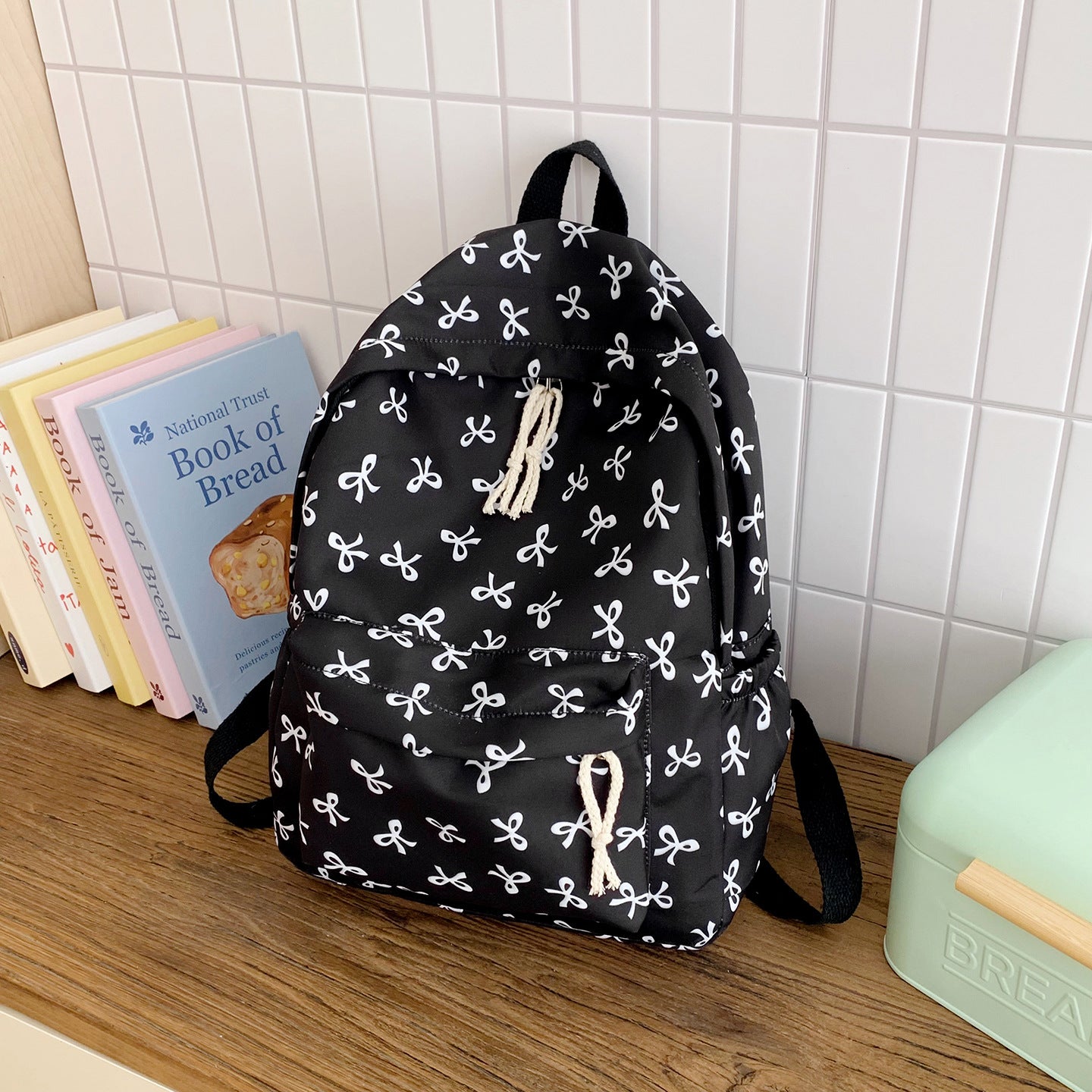Rucksack mit Kreativem Schleifenmotiv und Durchdachten Stauräumen Brehn