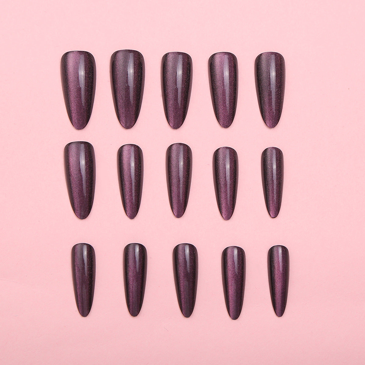 Premium Stiletto Press-On Nail Set mit reflektierendem Finish Brehn