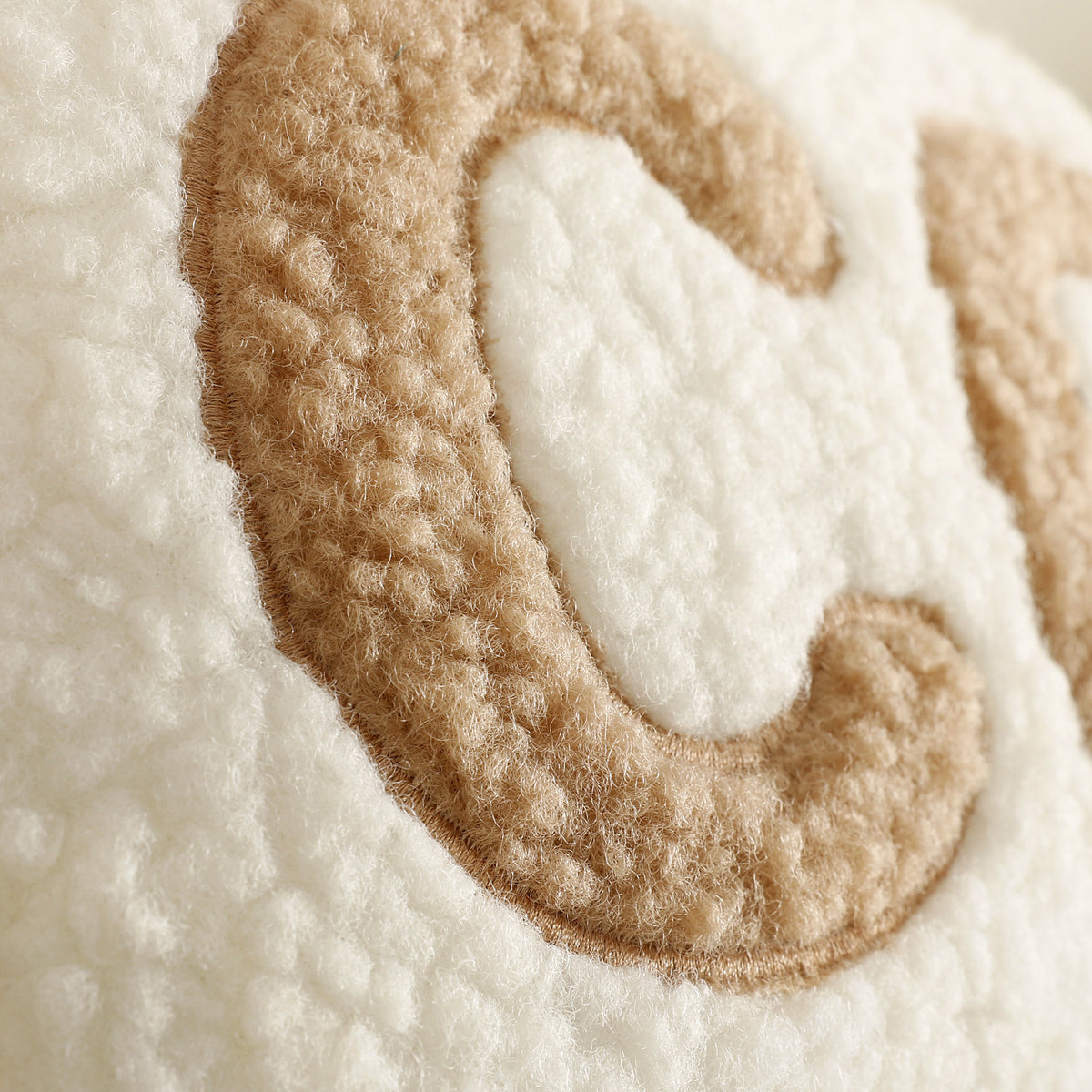 Sherpa-Faux-Shearling-Lendenkissenbezug mit Appliziertem Schriftzug
