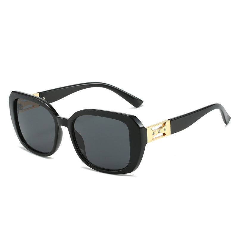 Damen Designer-Sonnenbrille mit luxuriös akzentuiertem Rahmen Brehn
