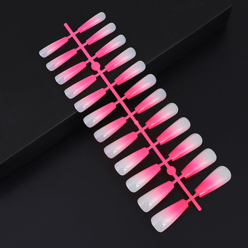 Kunstnägel im eleganten Ombre-Design Brehn