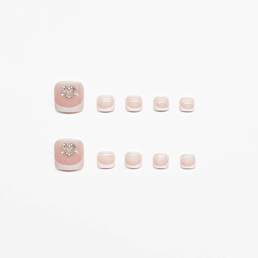 Kunstnagelset mit verspieltem Herzdesign Brehn
