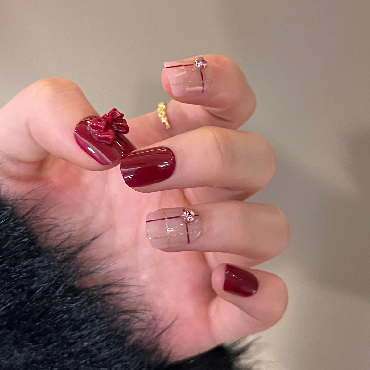 Kunstvolle Nagelverzierung mit eleganten Details Brehn