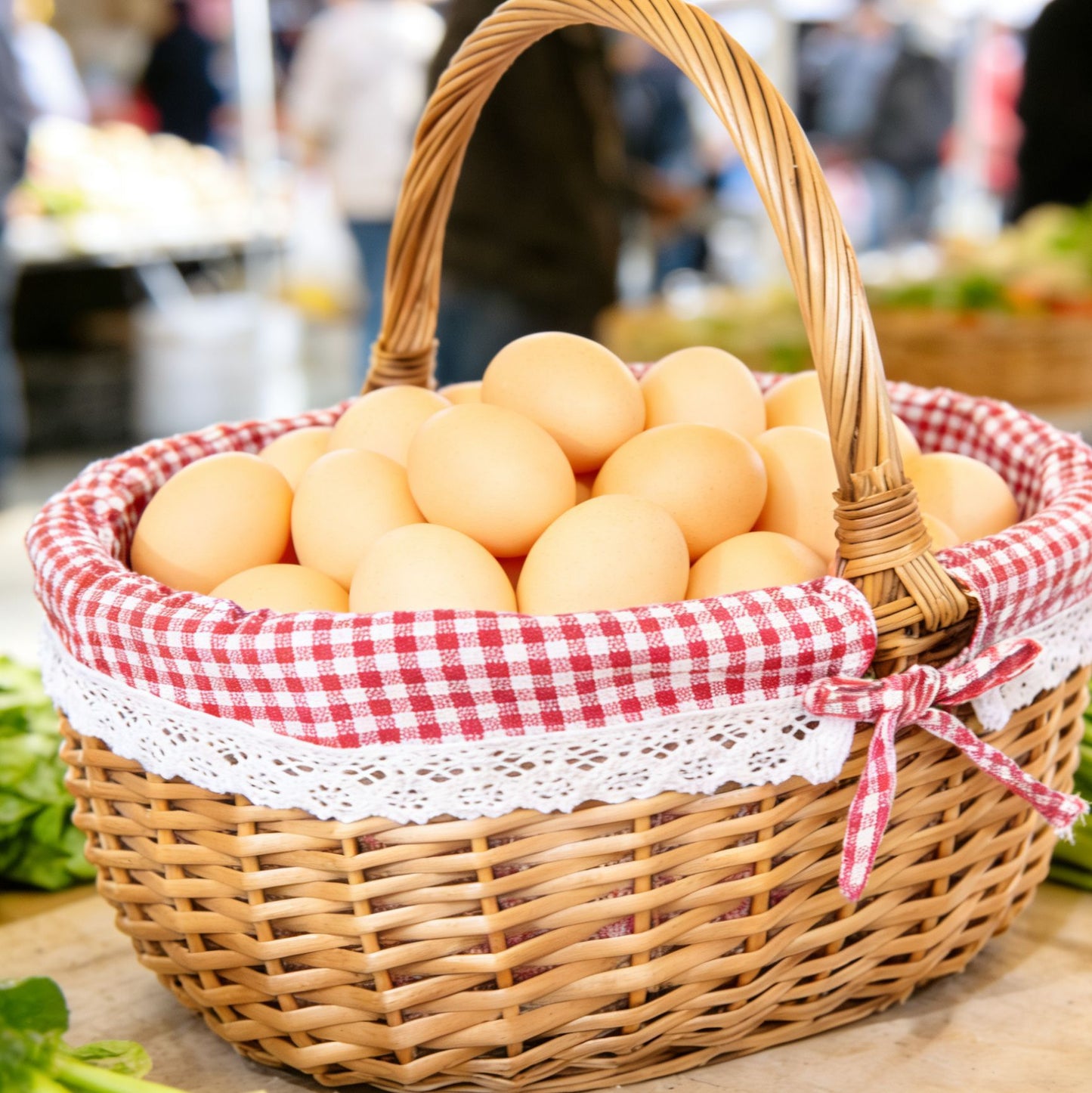Damen geflochtener Korb mit romantischem Gingham-Muster Brehn