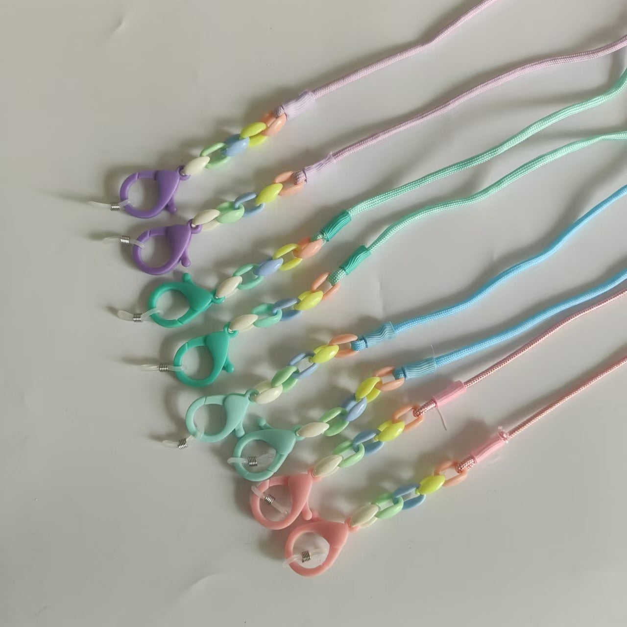 Brillenhalterkette mit Bunten Perlen und Stabilen Clips Brehn