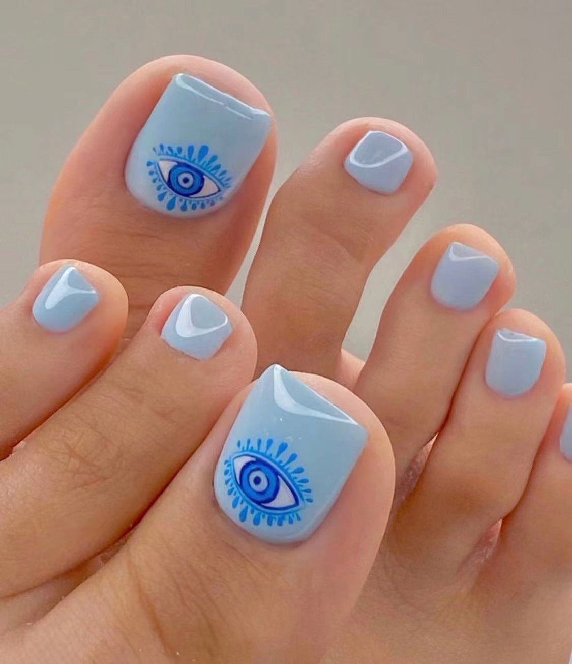 Kunstvolle Fußnagelgestaltung mit Göttlichem Schmetterlingsdesign Brehn