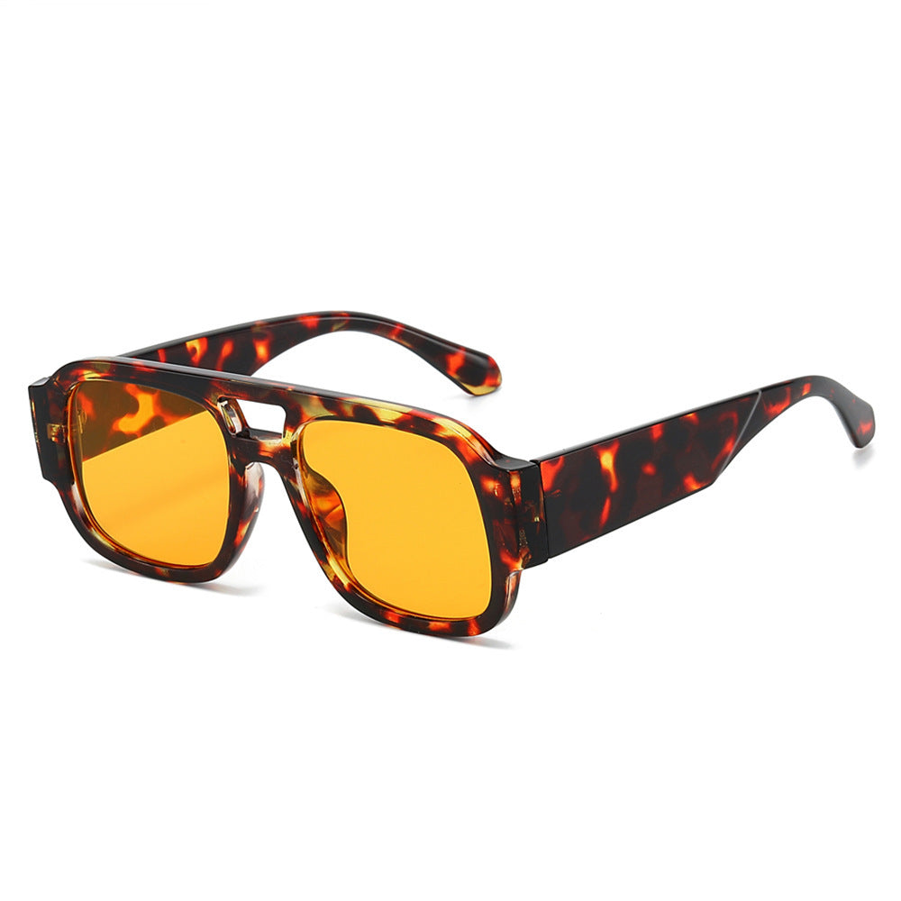 Moderne retro-inspirierte quadratische Sonnenbrillen Brehn