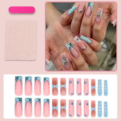 Kunstnagelset mit floralen Designs Brehn