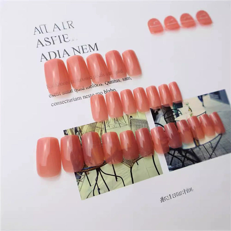 Stylisches Press-On Nagelset mit eleganten Akzenten Brehn