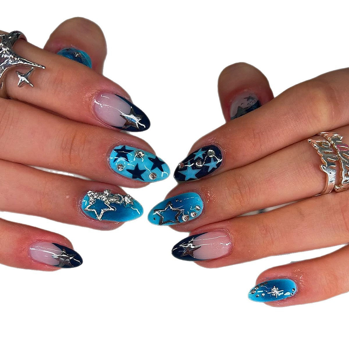 Künstliche Fingernägel mit Starlit Design und Glitzerakzenten Brehn