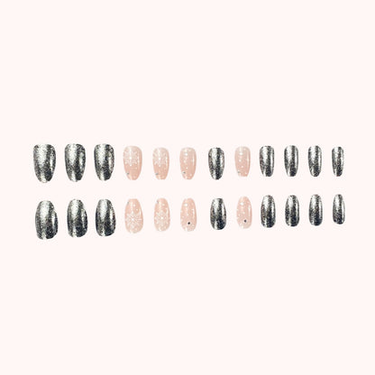 Festliches Schneeflocken-Nagelkunstdesign Brehn