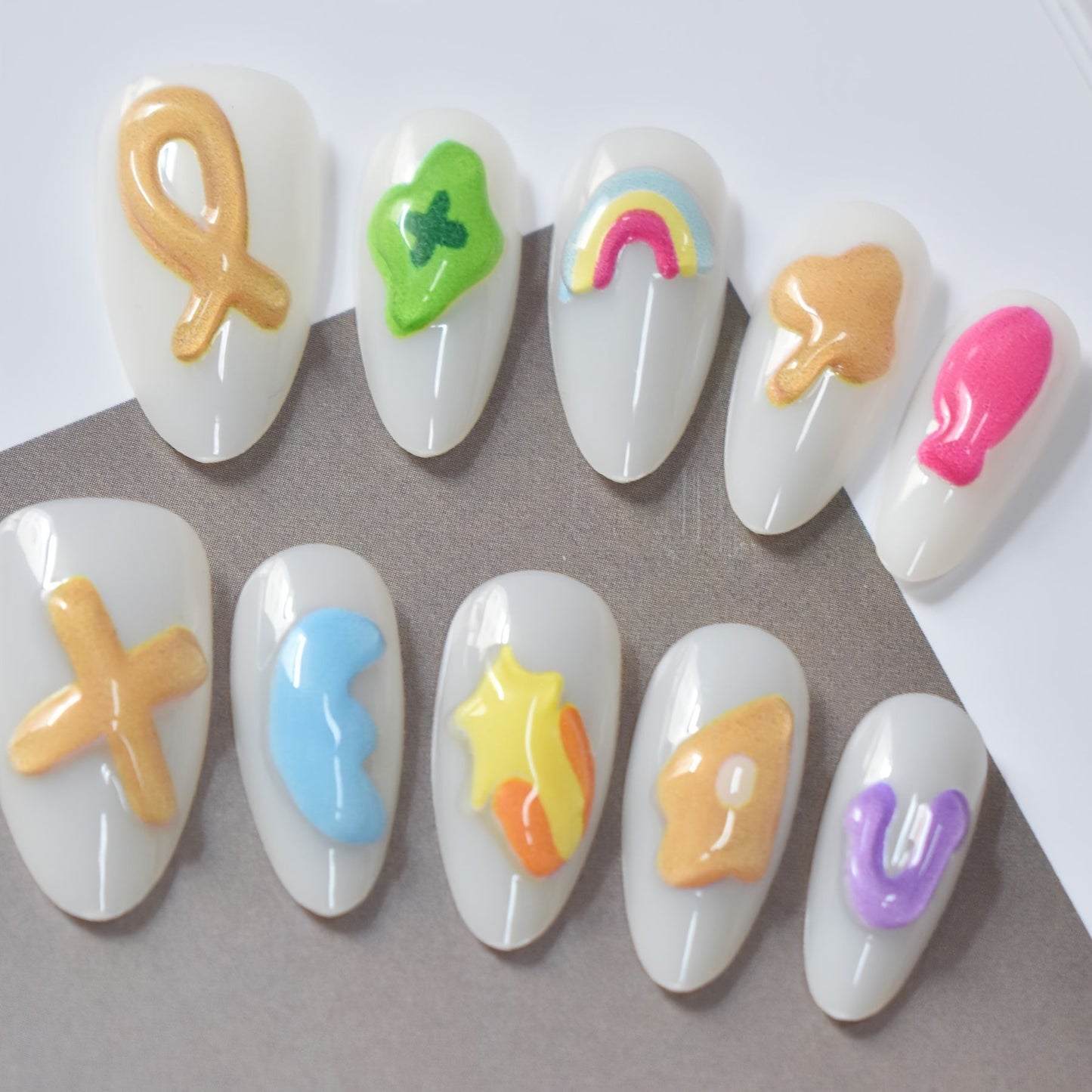 Künstlerisches Gel-Nagelkunst-Design Brehn