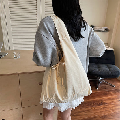 Lässiger verstellbarer Sling Tote