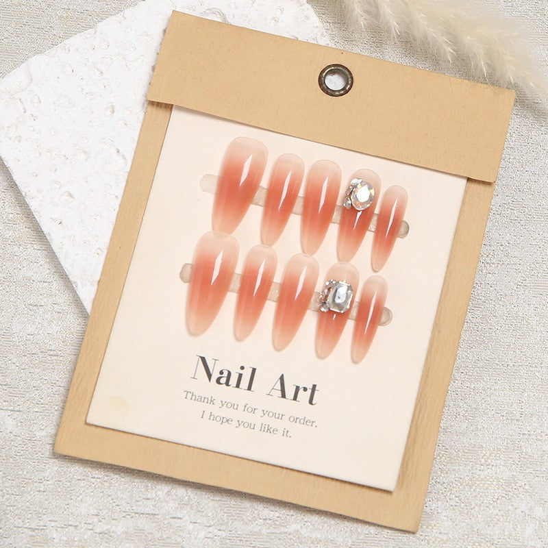 Kunstnagelset mit eleganten kristallinen Akzenten Brehn